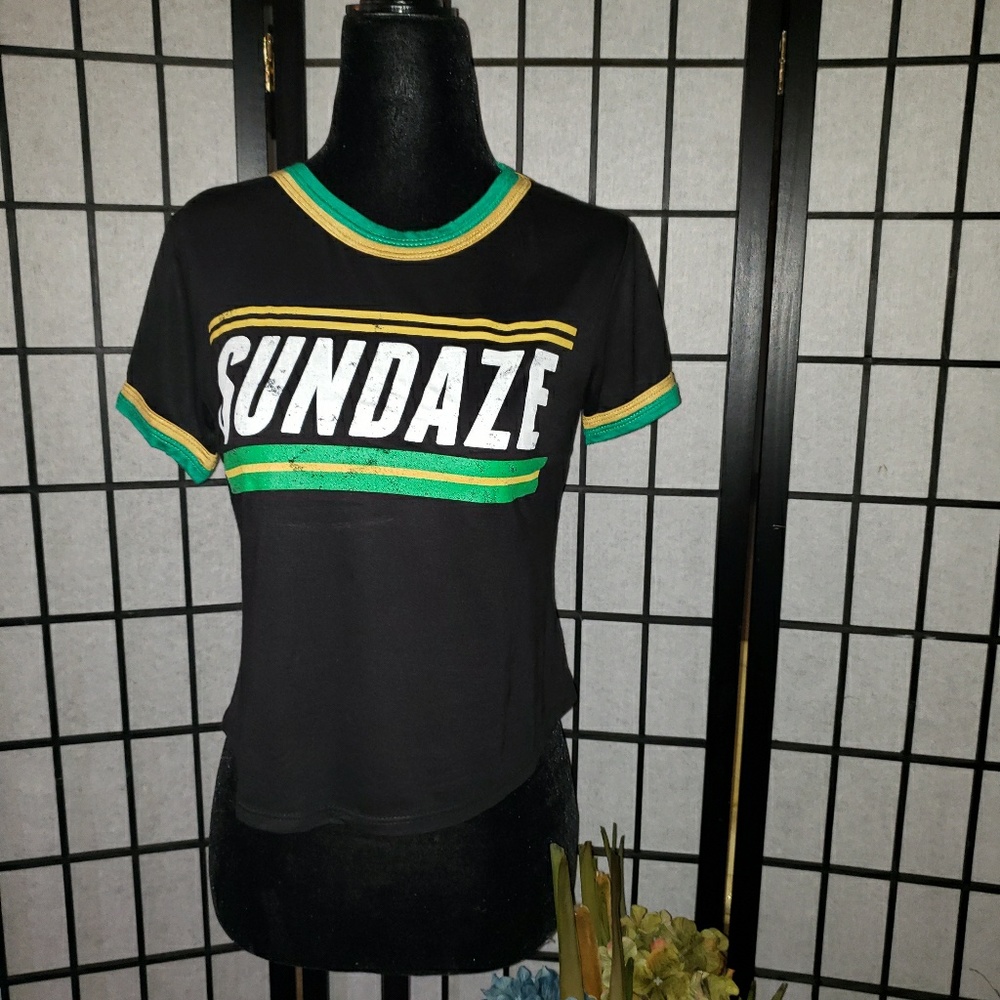 NWT "Sundaze" Bassball crop top tee